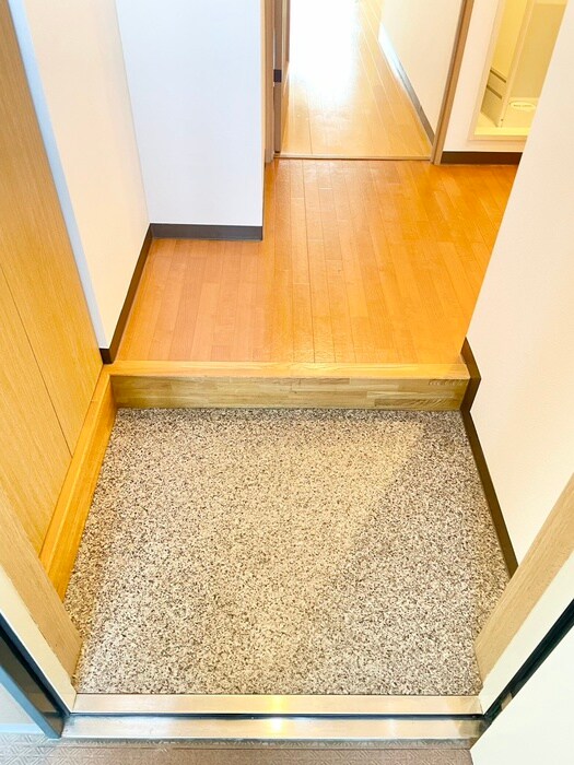 物件内観写真18　(玄関)