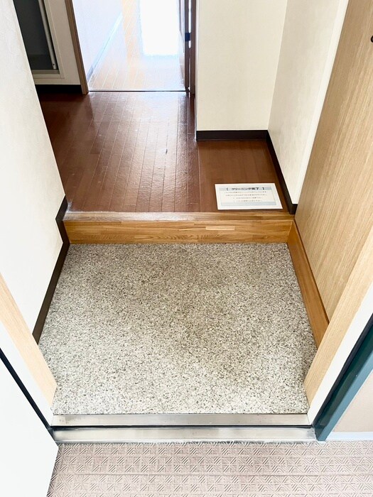 物件内観写真18　(玄関)