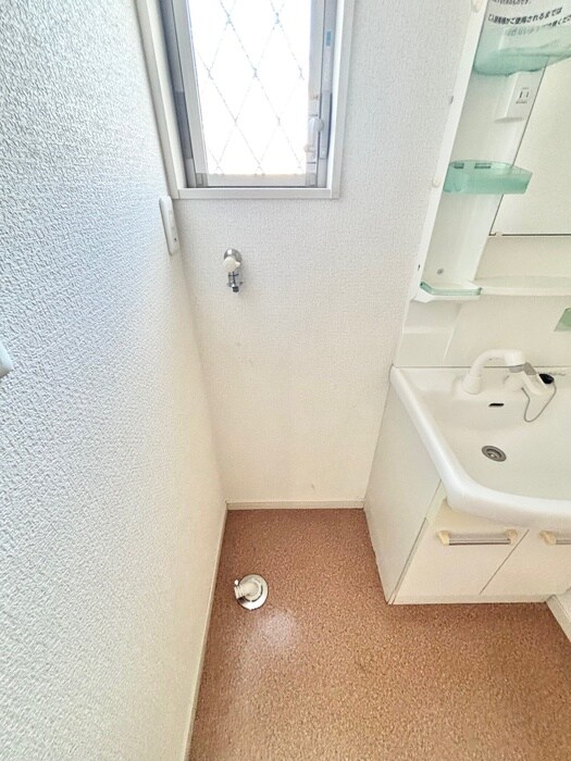 物件内観写真17　(洗濯機置場)