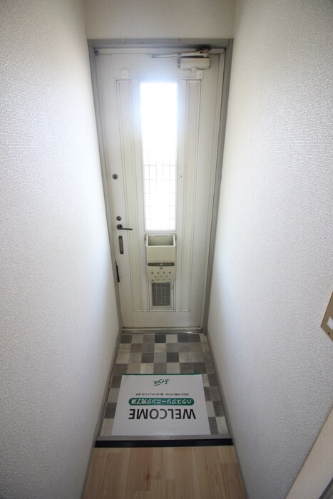 物件内観写真13　(玄関)