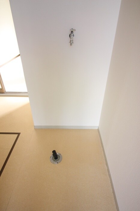 物件内観写真15　(洗濯機置場)