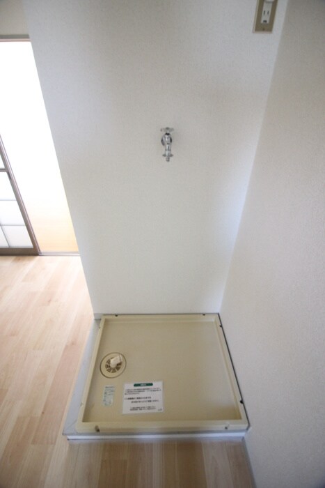 物件内観写真17　(洗濯機置場)