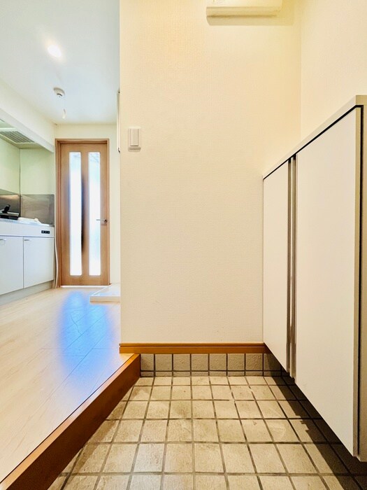 物件内観写真17　(玄関)