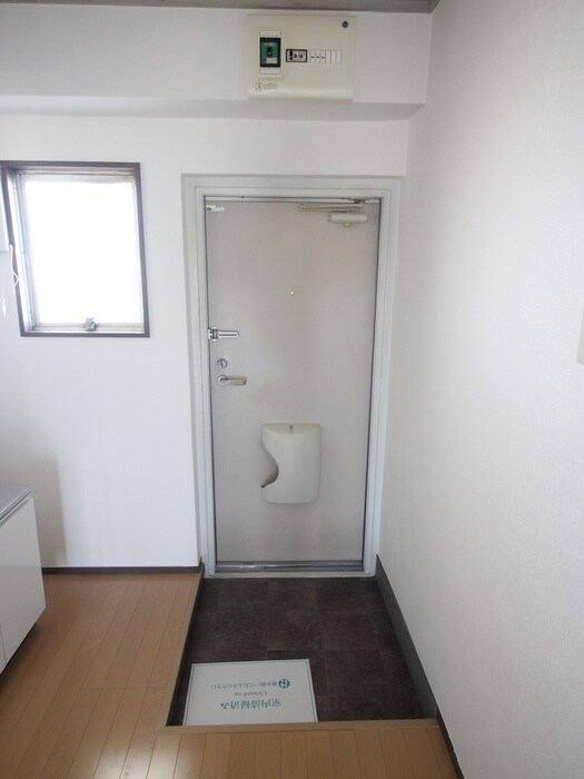 物件内観写真7　(玄関)