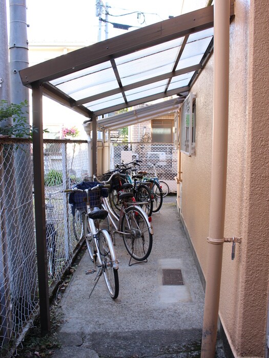 物件外観写真5　(駐輪場)