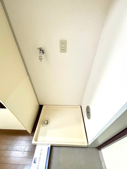 物件内観写真14　(洗濯機置場)