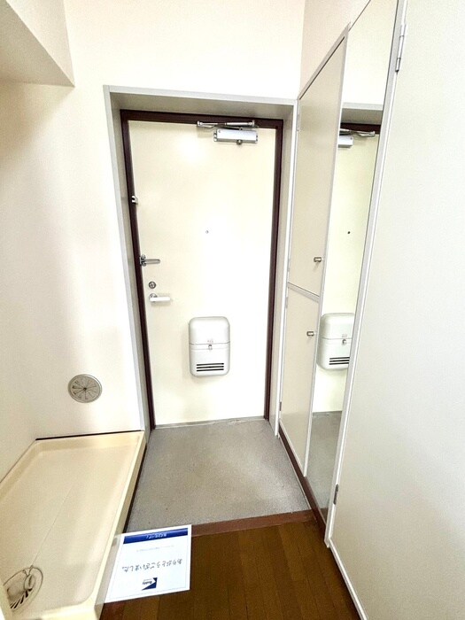 物件内観写真15　(玄関)