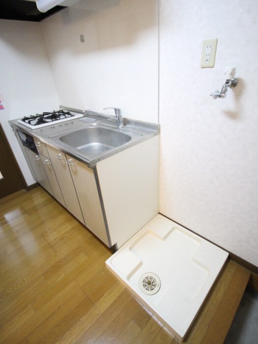 物件内観写真13　(洗濯機置場)