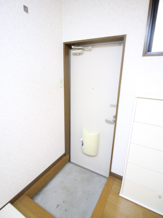 物件内観写真14　(玄関)