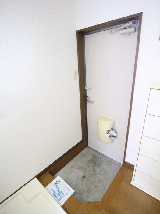 物件内観写真15　(玄関)