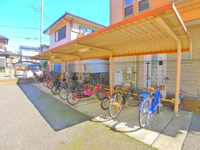 物件外観写真6　(駐輪場)