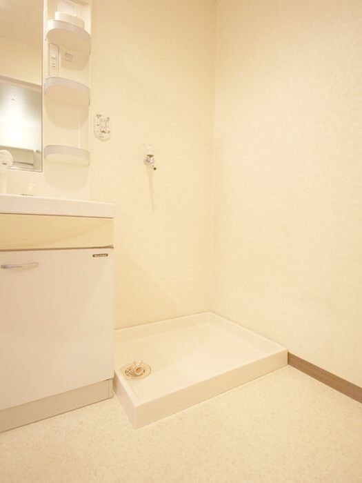 物件内観写真13　(洗濯機置場)