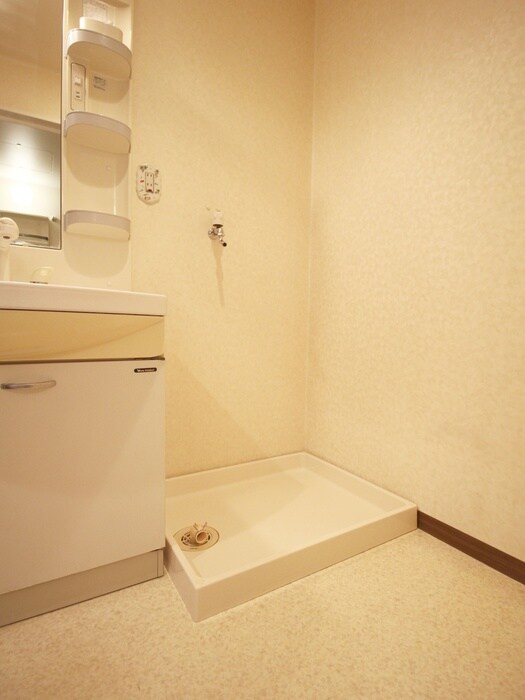 物件内観写真15　(洗濯機置場)