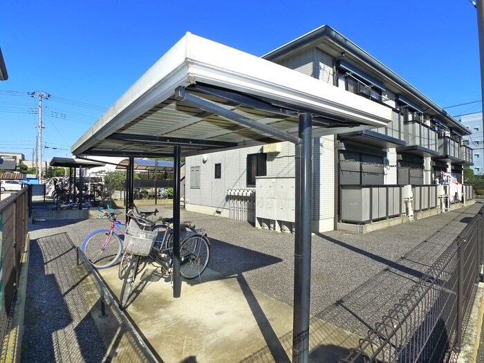 物件外観写真2　(駐輪場)