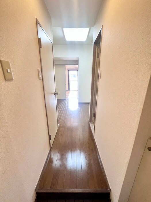 物件内観写真15　(廊下)