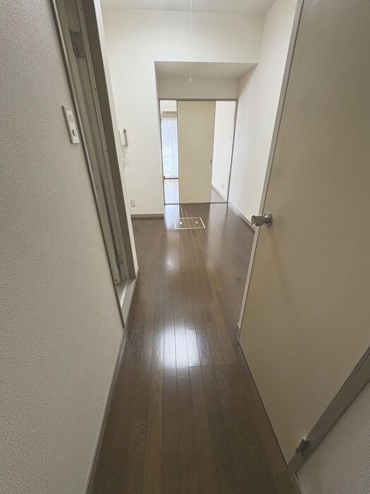 物件内観写真15　(廊下)