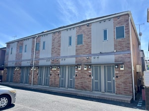 カ－サドマ－ニ外観写真