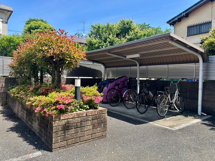 物件外観写真3　(駐輪場)