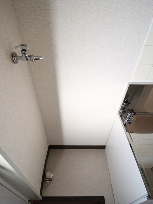 物件内観写真12　(洗濯機置場)