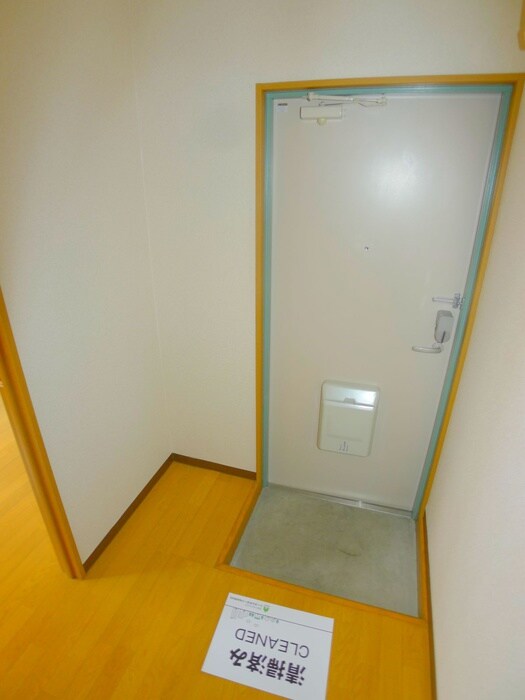 物件内観写真16　(玄関)