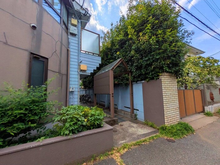 物件外観写真3　(エントランス部分)