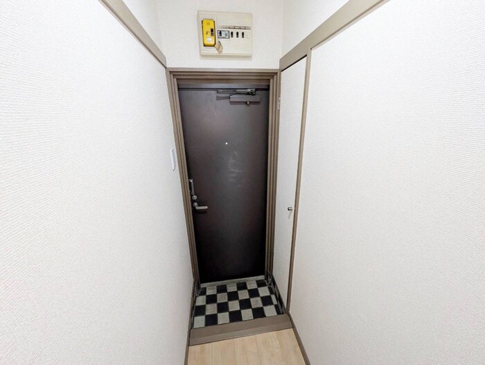 物件内観写真15　(玄関)