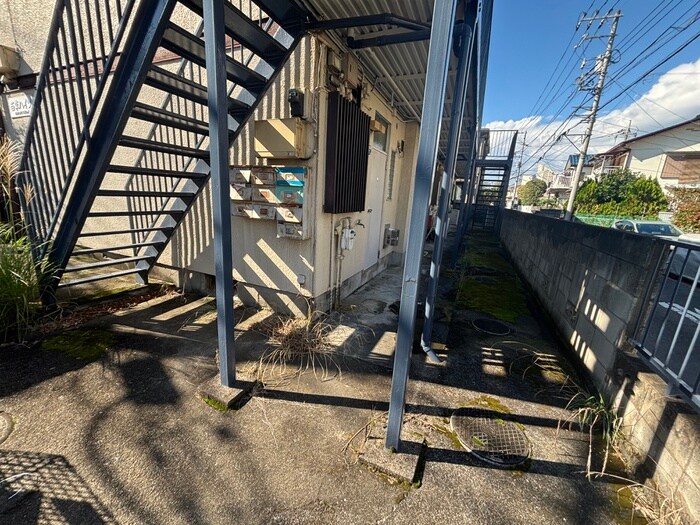 物件外観写真5　(エントランス部分)