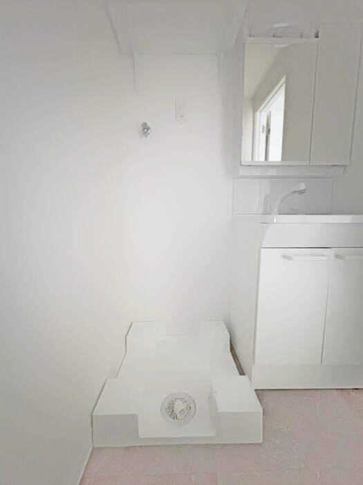 物件内観写真13　(洗濯機置場)