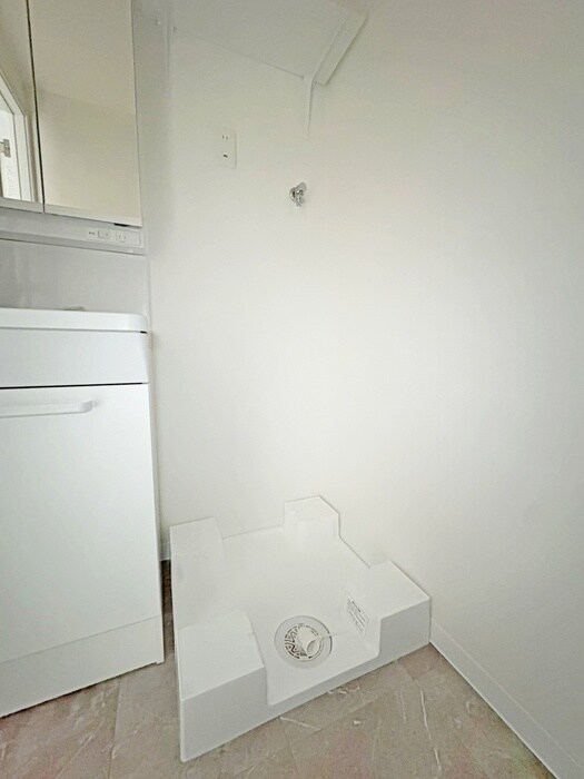 物件内観写真14　(洗濯機置場)