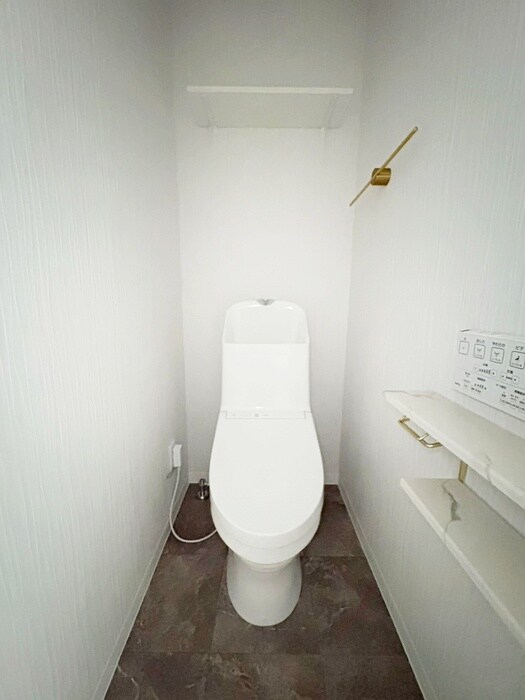 物件内観写真14　(トイレ)