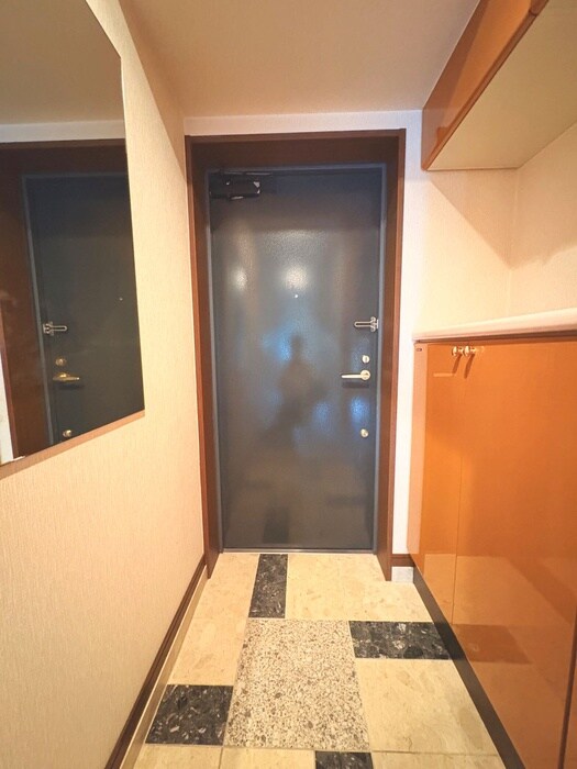 物件内観写真9　(玄関)