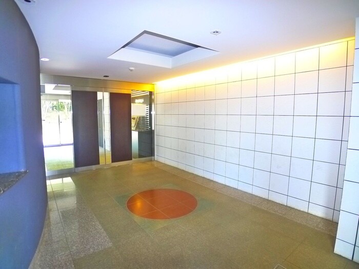 物件外観写真4　(エントランス部分)