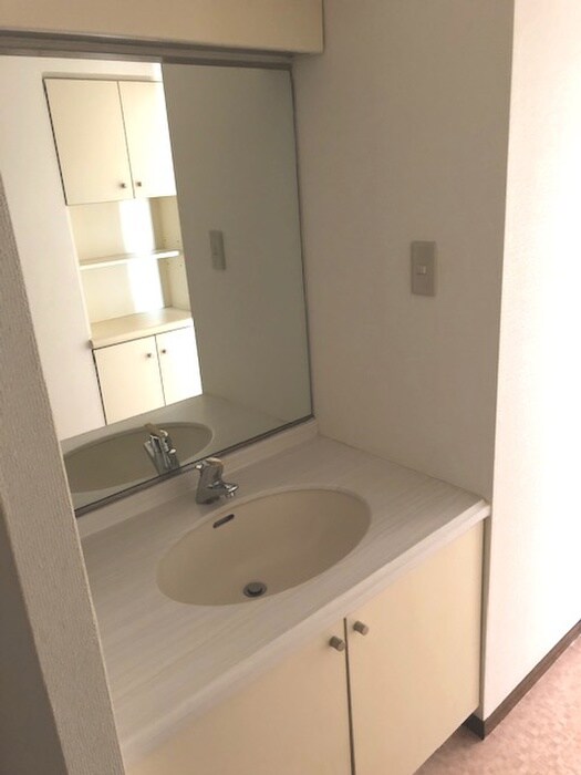 物件内観写真12　(洗面)