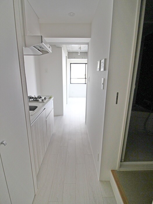 物件内観写真14　(廊下)