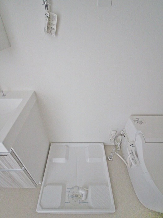 物件内観写真17　(洗濯機置場)