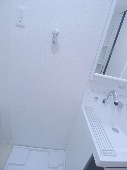 物件内観写真12　(洗濯機置場)