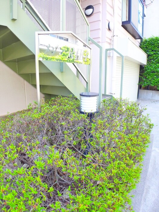 物件外観写真4　(エントランス部分)