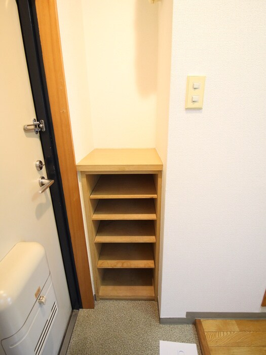 物件内観写真15　(靴箱)