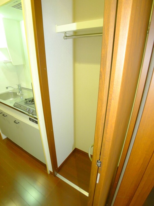 物件内観写真12　(収納)