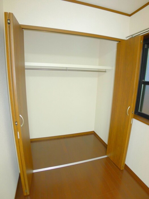 物件内観写真12　(収納)