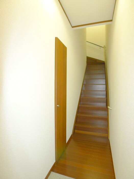 物件内観写真18　(廊下)