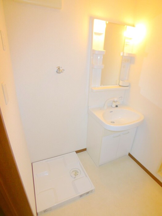 物件内観写真20　(洗濯機置場)