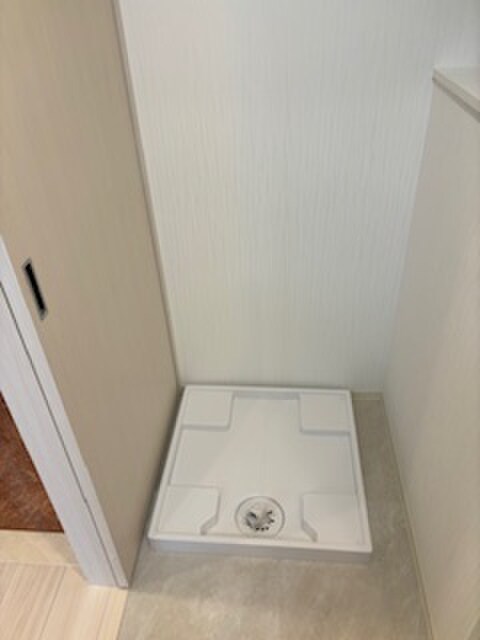 物件内観写真12　(洗濯機置場)