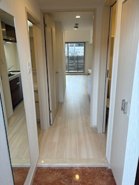 物件内観写真14　(玄関)