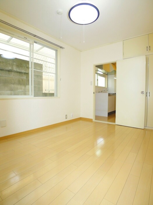 物件内観写真4　(居室)