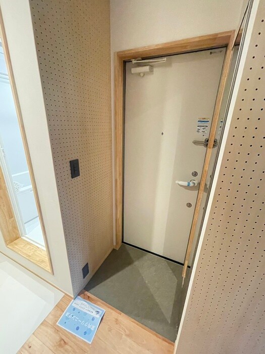 物件内観写真13　(玄関)