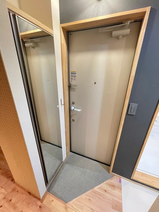 物件内観写真14　(玄関)