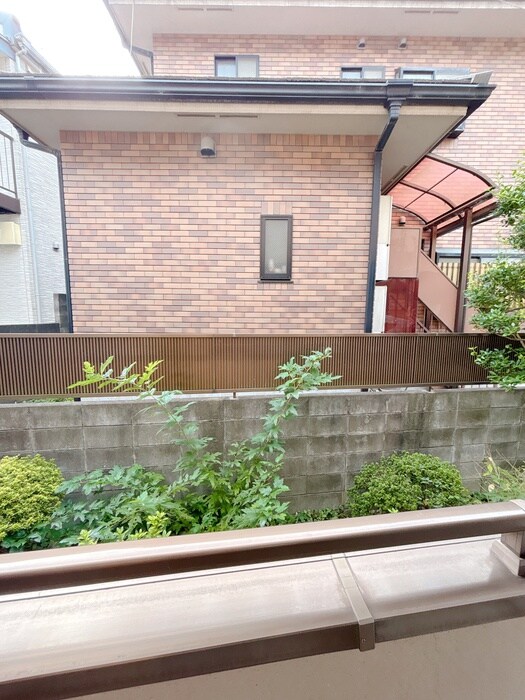 物件内観写真18　(室内からの展望)