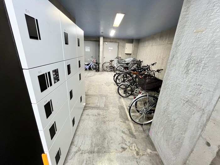 物件外観写真3　(駐輪場)