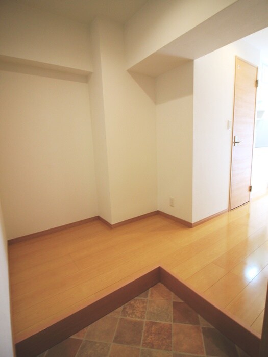 物件内観写真16　(廊下)